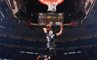 爱游戏官网-辽宁沈阳东进客场失利，保级形势严峻